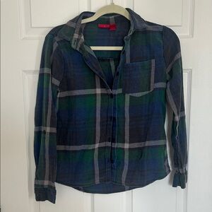 Women’s 100% cotton button down